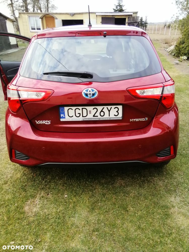 Toyota Yaris Hybrid 100 Premium - 2