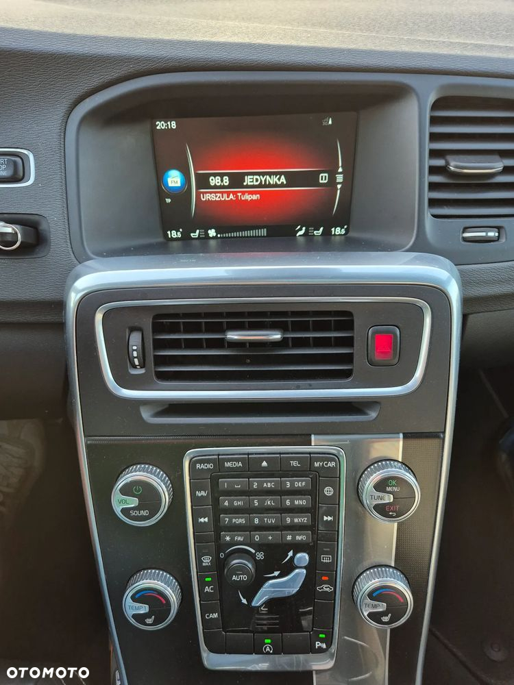 Volvo V60 D4 Drive-E R-Design Momentum - 28