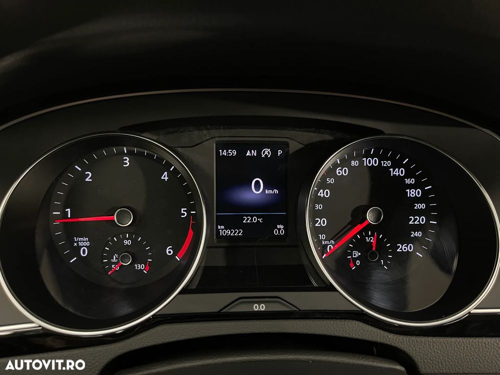 Volkswagen Passat Variant 2.0 TDI DSG Comfortline - 25