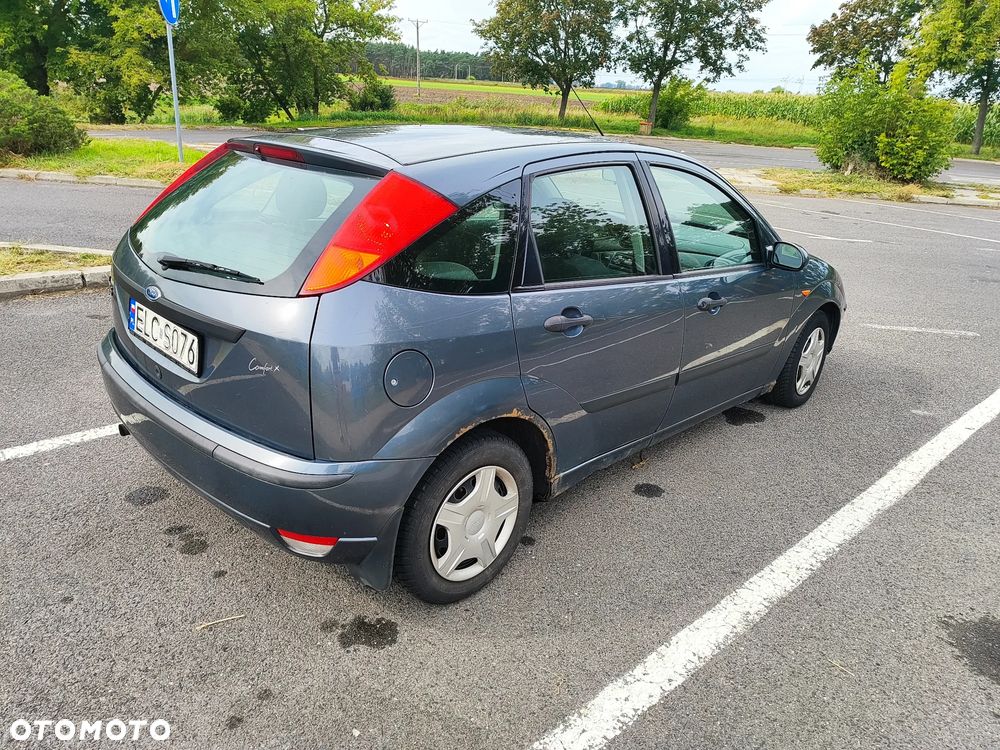 Ford Focus 1.6 Ambiente - 10