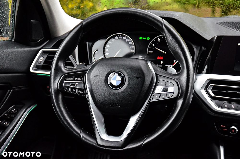 BMW Seria 3 320i GPF Sport Line Shadow - 32