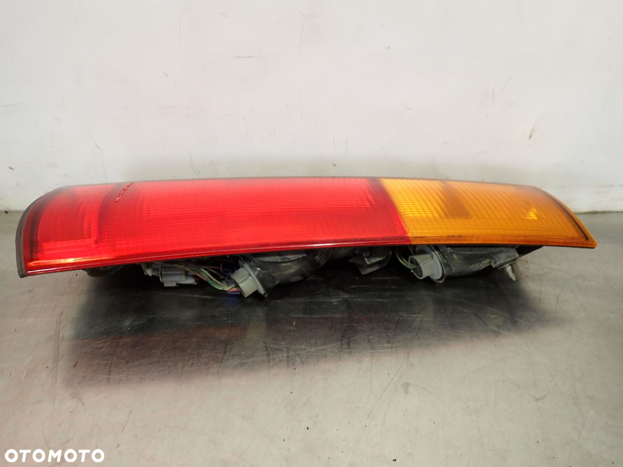 LAMPA PRAWA TYLNA HONDA CR-V I LIFT - 2