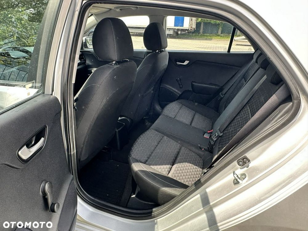 Kia Rio - 40