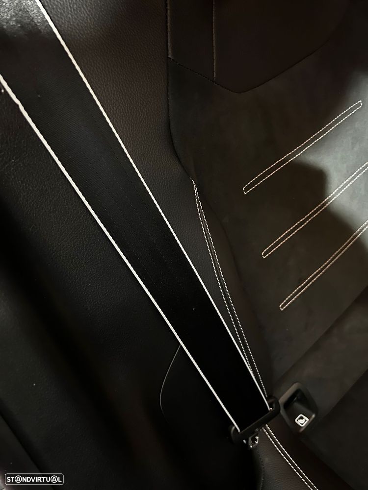 Mercedes-Benz CLA 200 d AMG Line - 4