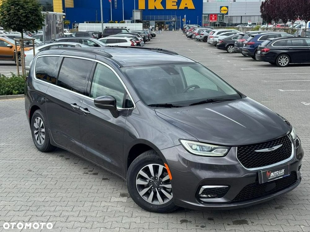 Chrysler Pacifica - 2