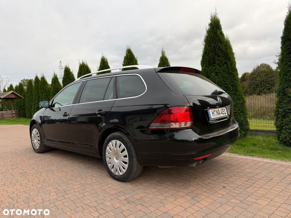 Volkswagen Golf - 6