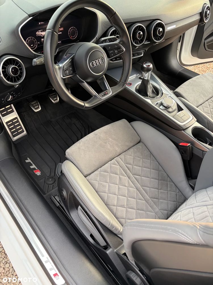 Audi TT S Coupé - 7