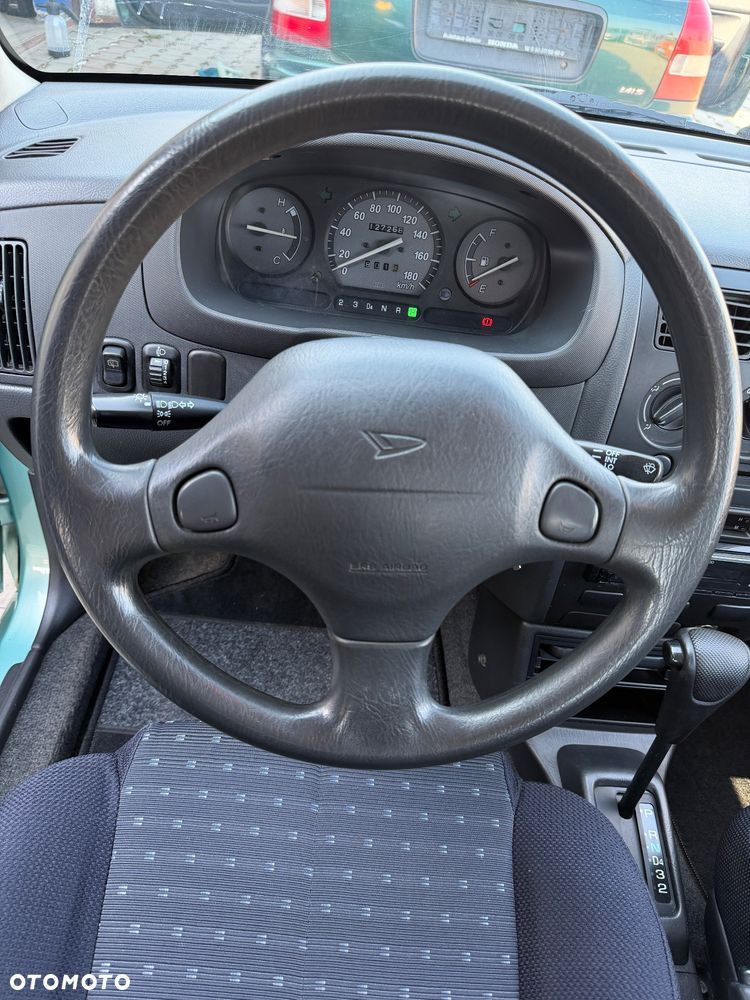 Daihatsu Sirion - 13