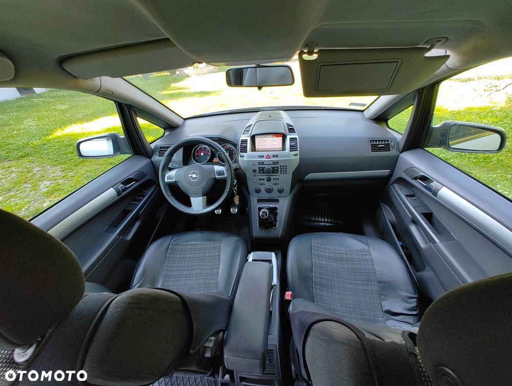 Opel Zafira - 15