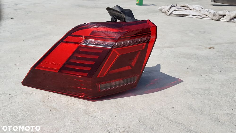 VW TIGUAN II LAMPA TYLNA LEWA 5NA945207J