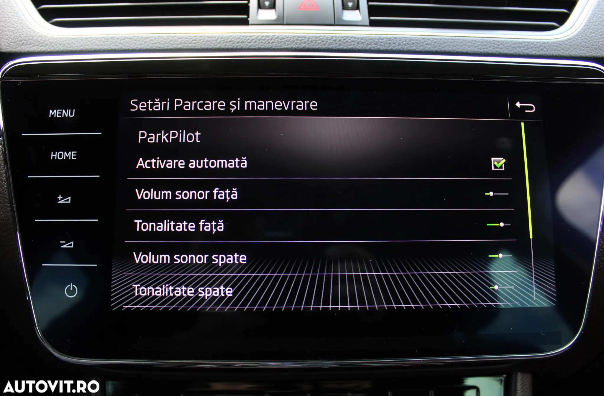 Skoda Superb Combi 2.0 TDI DSG 4X4 Laurin & Klement - 38