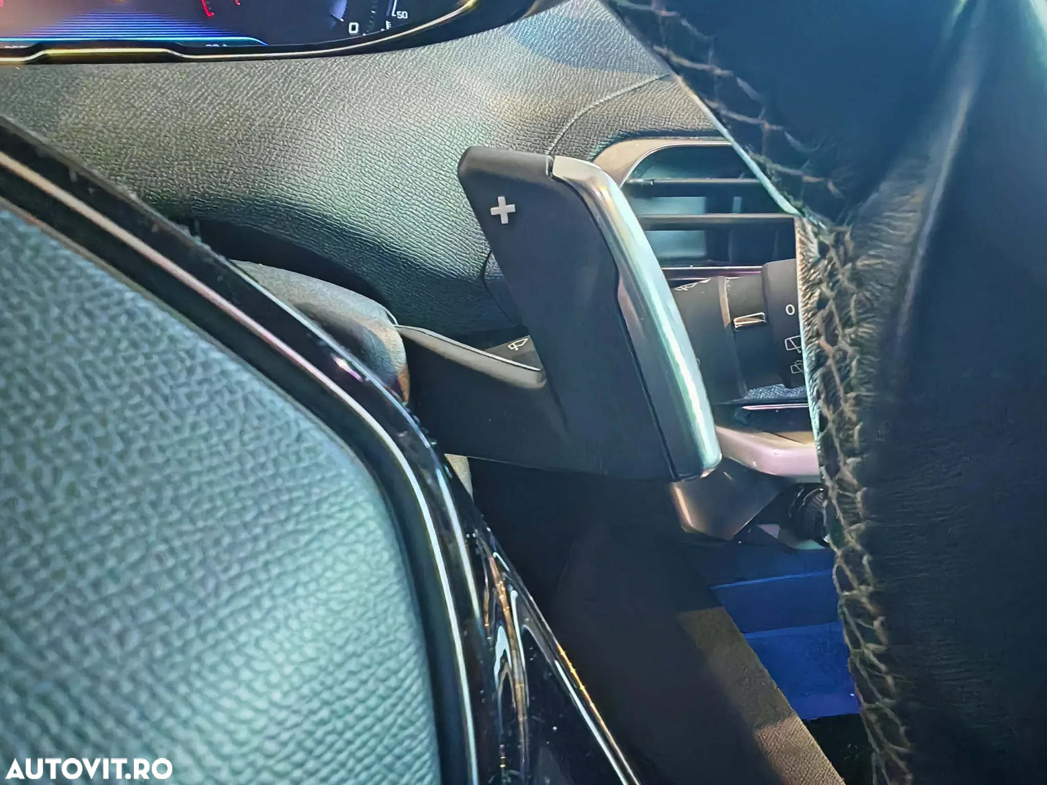 Peugeot 3008 1.2 PureTech S&S EAT8 Allure - 20