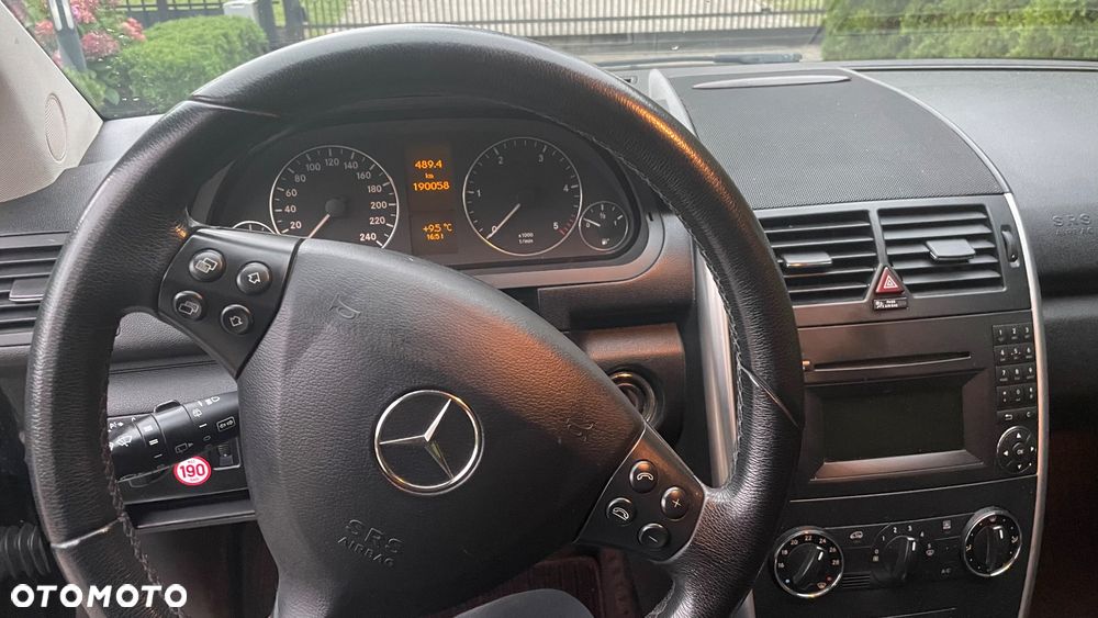 Mercedes-Benz Klasa A 180 CDI Autotronic Avantgarde - 12