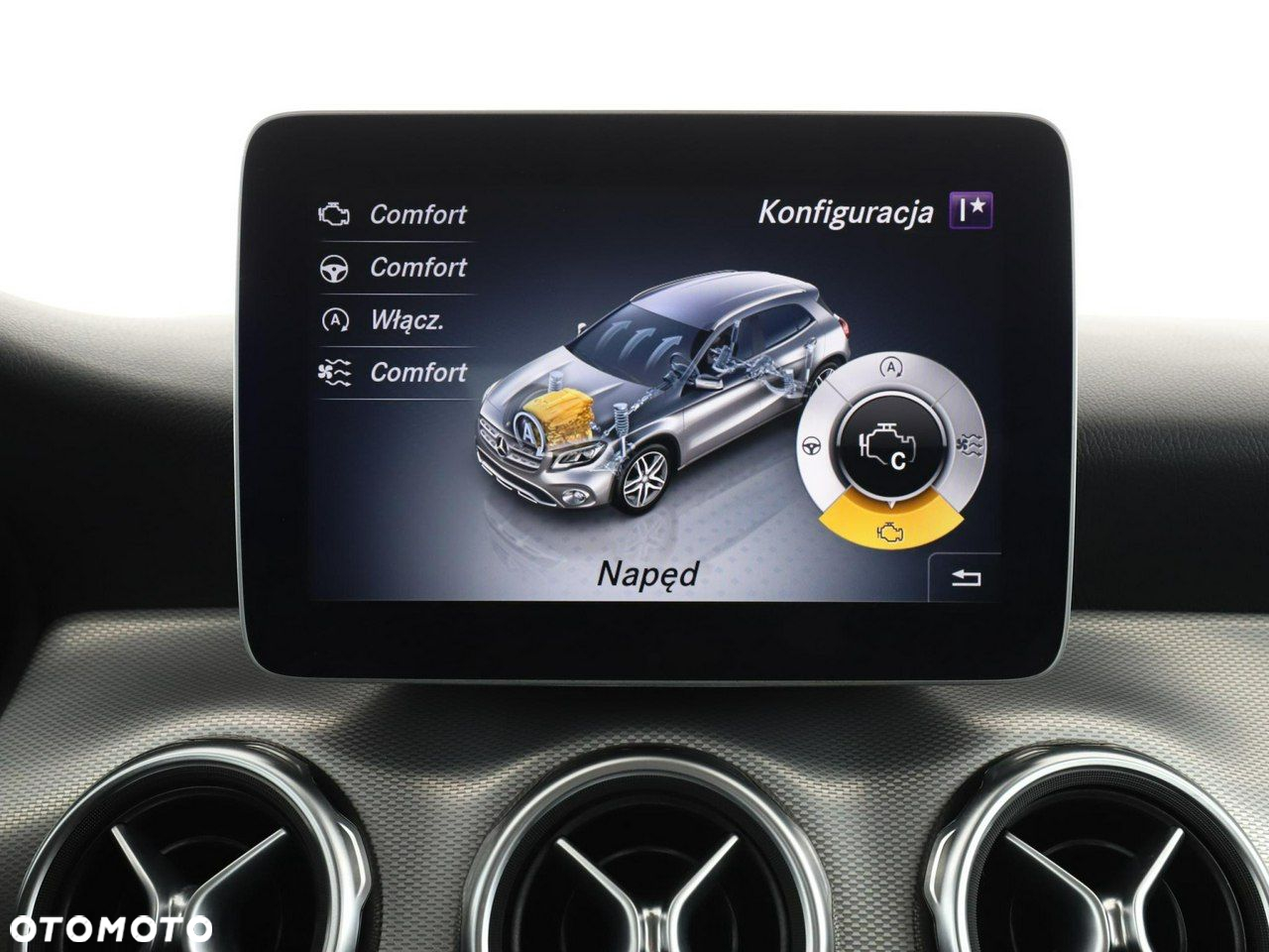 Mercedes-Benz GLA 180 7G-DCT Activity Edition - 24