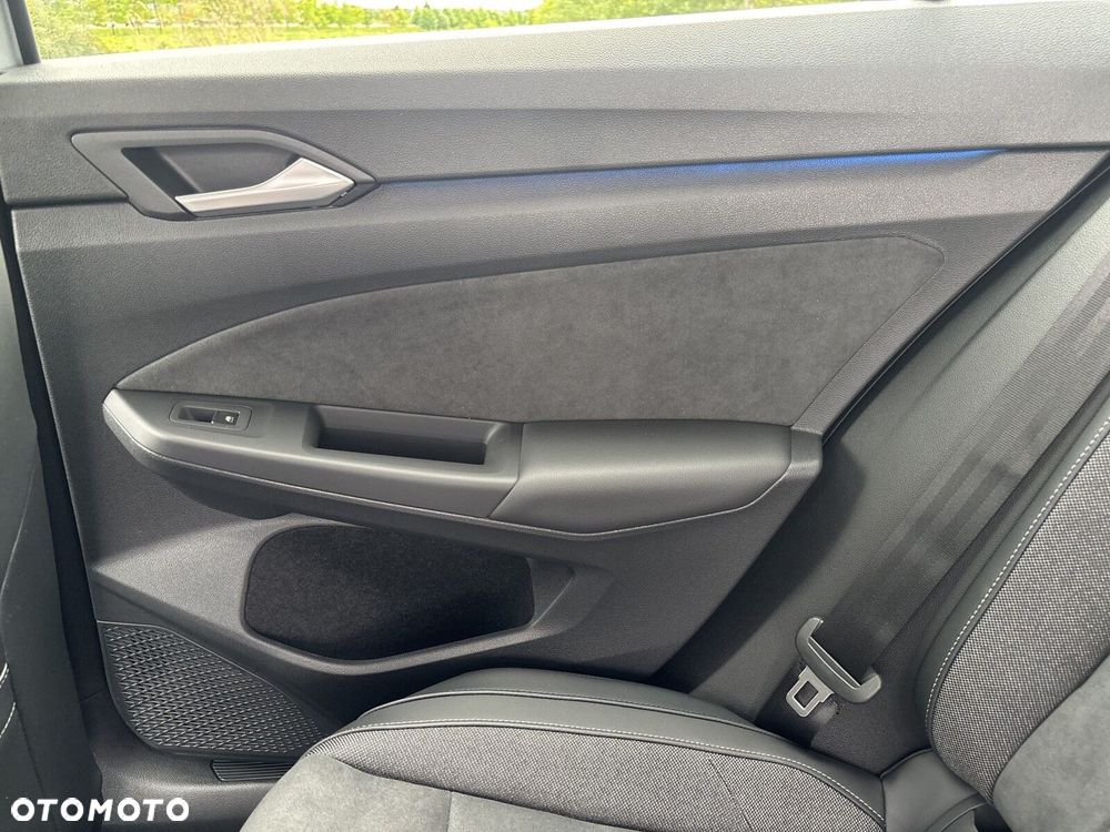 Volkswagen Golf - 23