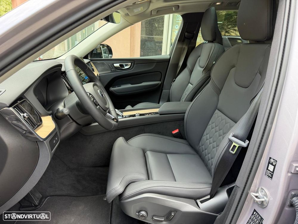 Volvo XC 60 2.0 T6 PHEV Plus Bright AWD - 24