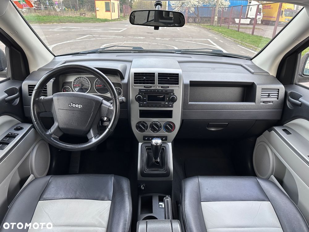 Jeep Compass 2.4 Limited - 27