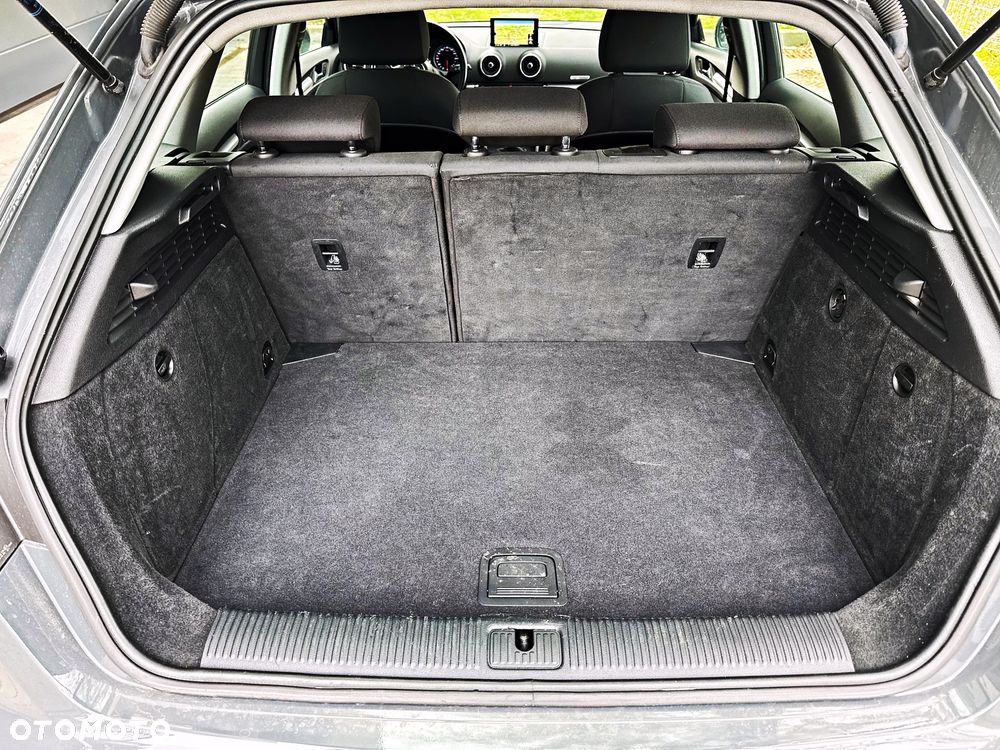 Audi A3 Sportback 1.6 TDI design - 38