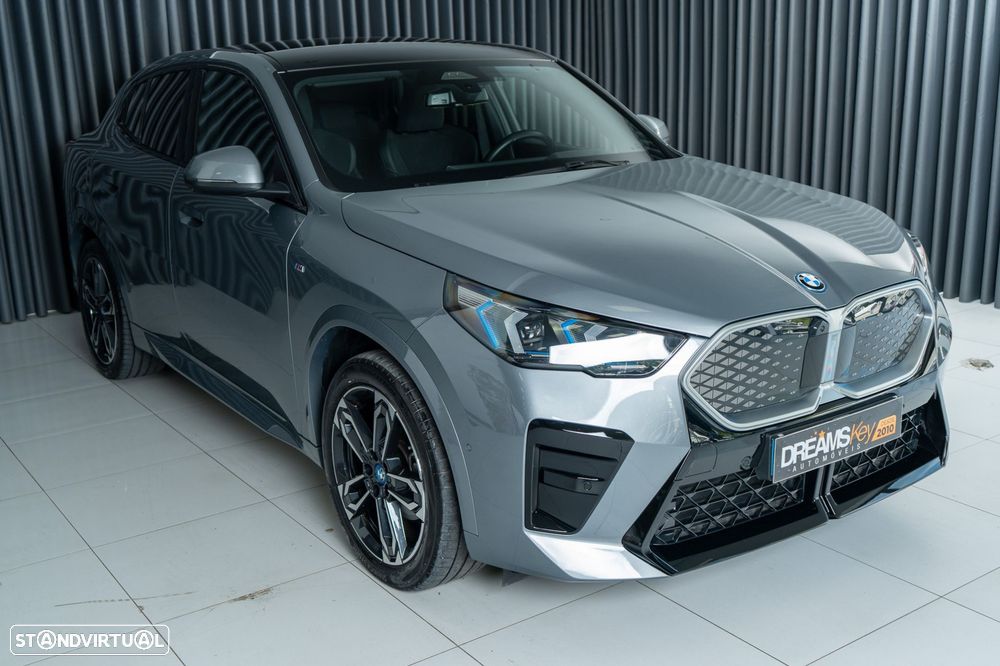 BMW iX2 eDrive20 Pack Desportivo M - 43