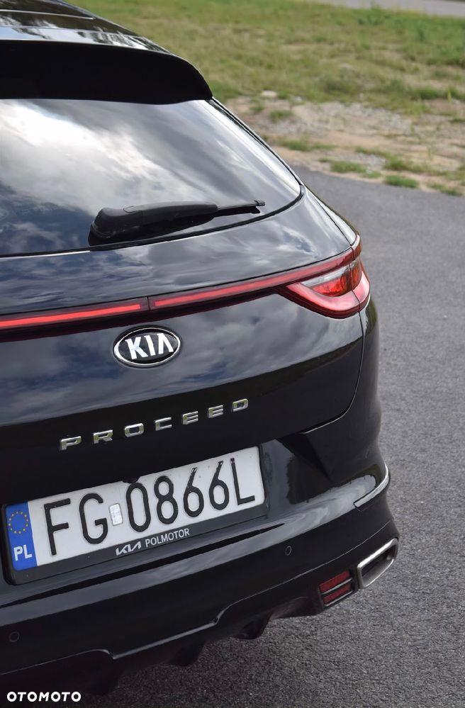Kia ProCeed 1.6 T-GDI GT DCT - 17