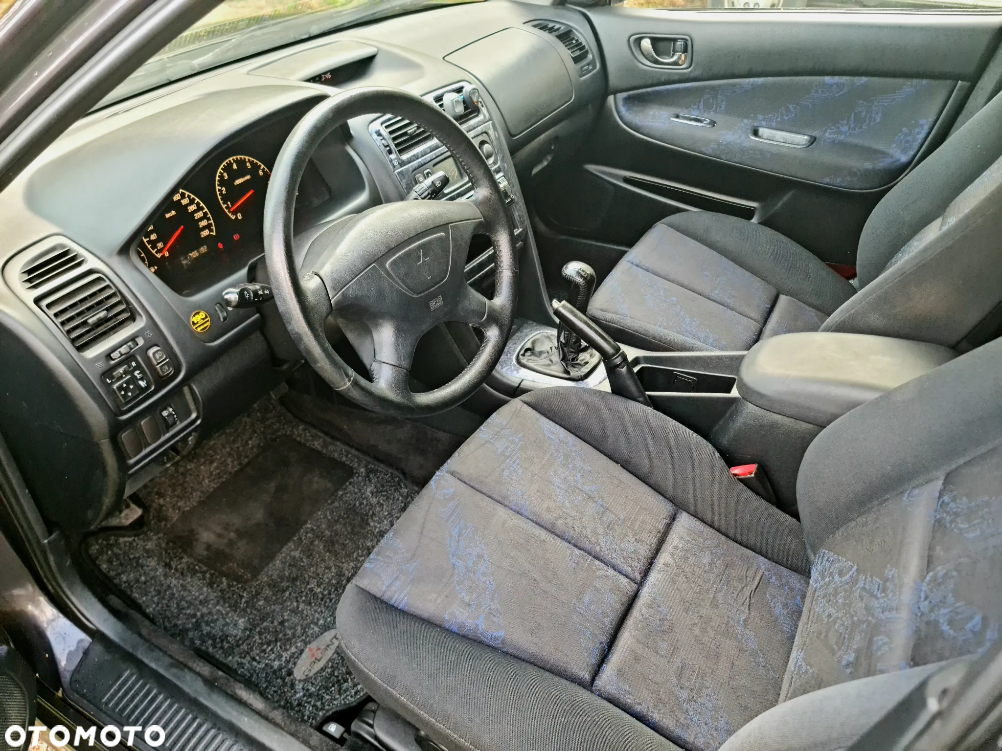 Mitsubishi Galant 2.5 V6 - 6