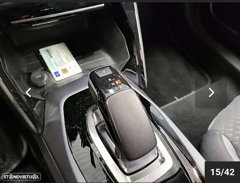 Peugeot e-2008 Allure - 7