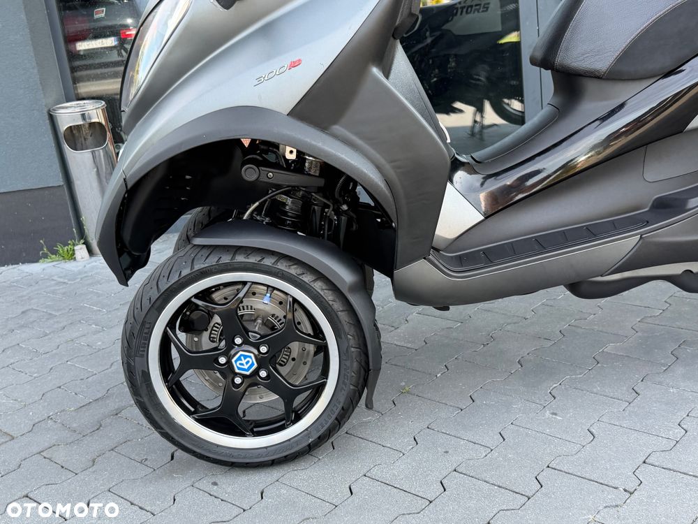 Piaggio MP-3 - 35