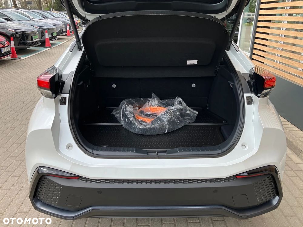 Toyota C-HR 2.0 PHEV Dynamic Force Executive - 9