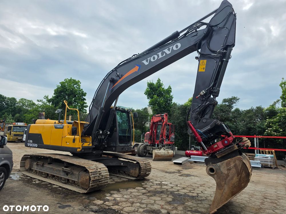 Volvo EC220 DL - 5