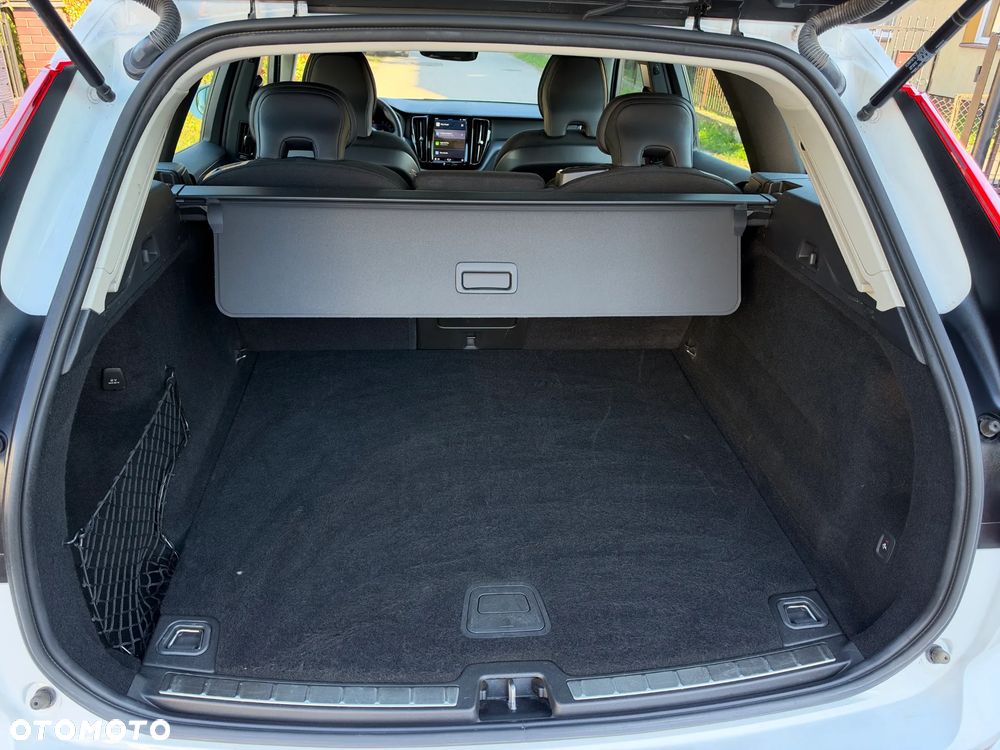 Volvo XC 60 B4 B Momentum Pro - 34