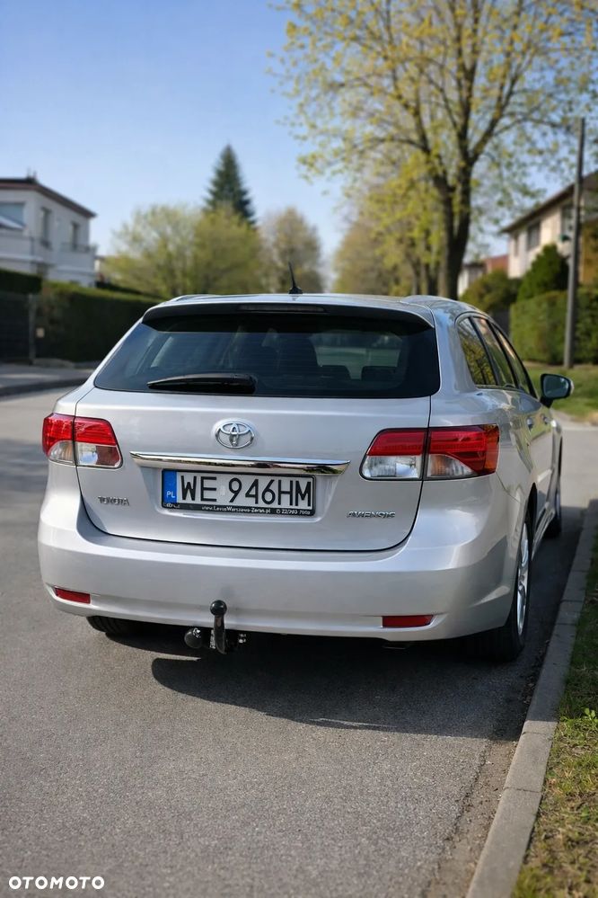 Toyota Avensis 2.0 D-4D Style - 4