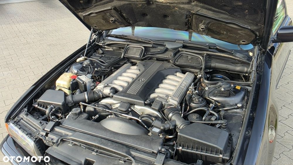 BMW Seria 7 750iL - 8