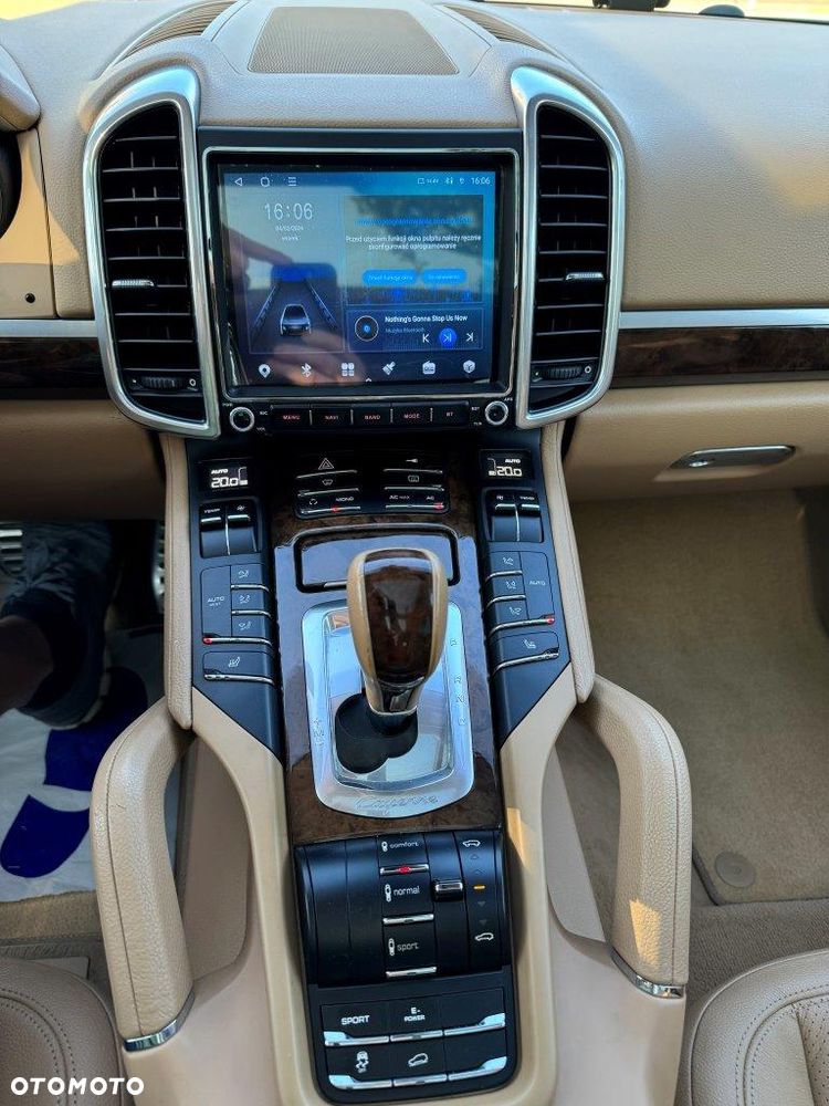 Porsche Cayenne - 24