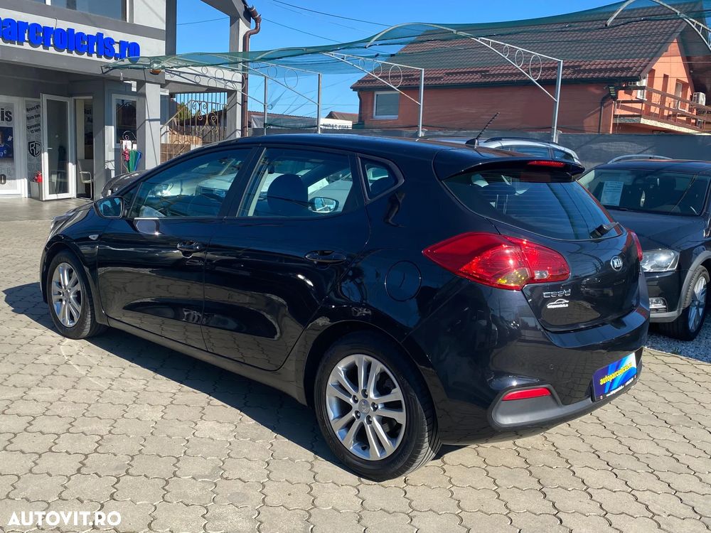 Kia Ceed - 11