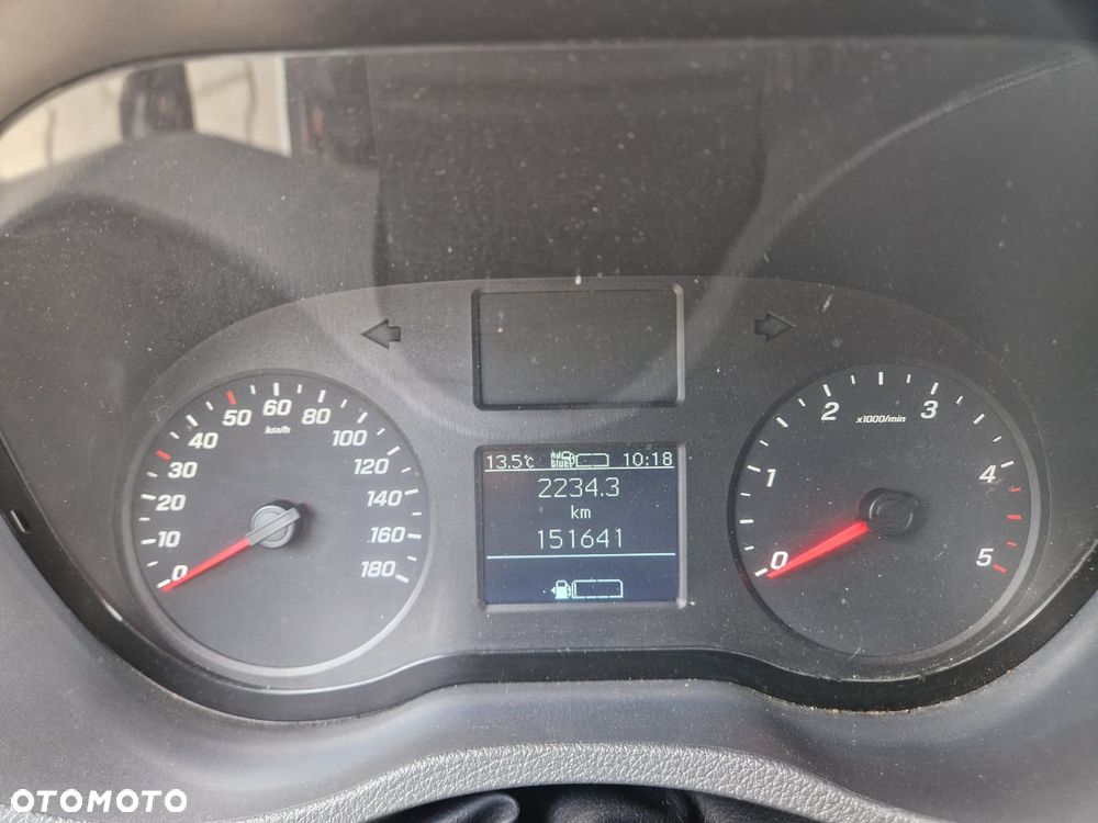 Mercedes-Benz Sprinter - 14