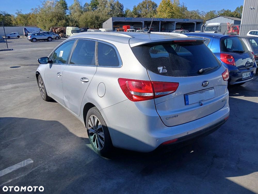 Kia Ceed 1.6 CRDi 136 ISG Vision - 5