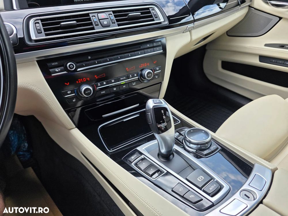 BMW Seria 7 730d - 33
