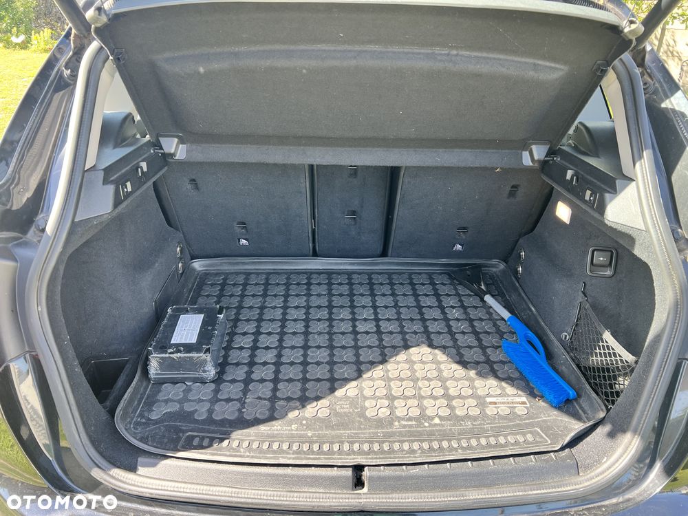 BMW Seria 2 218d - 16