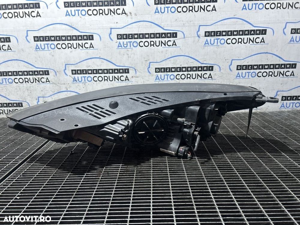 Far Dreapta Hyundai Tucson III 2015 - 2018 SUV 4 Usi (1293) Cu lupă - 2