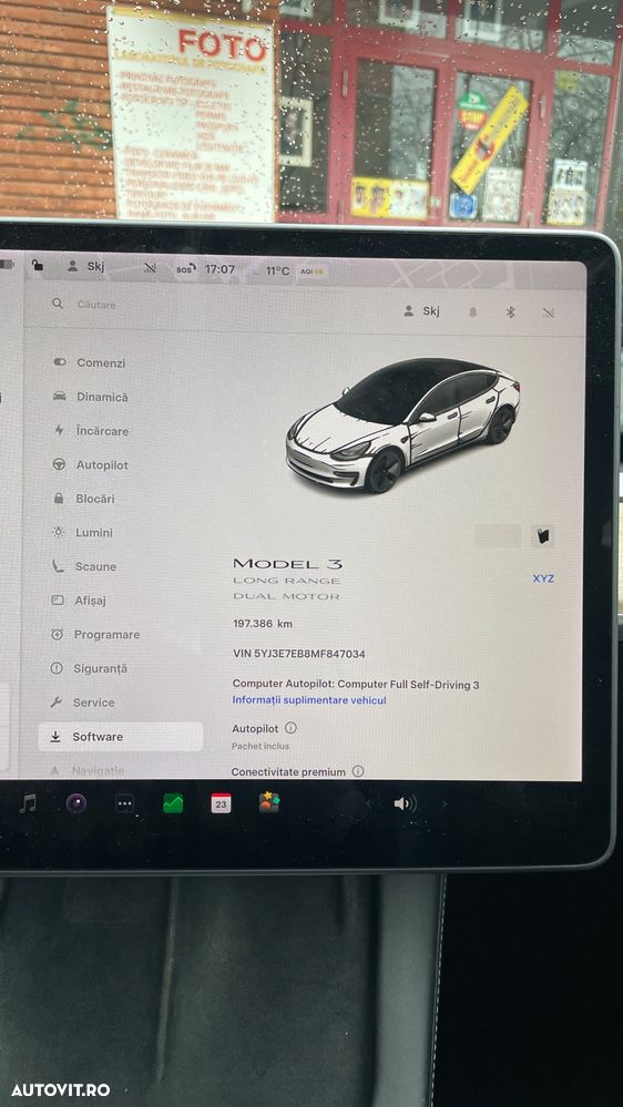 Tesla Model 3 - 8