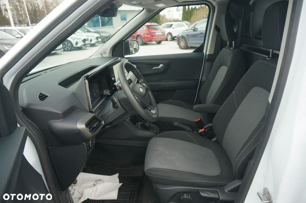 Ford Transit Courier - 13