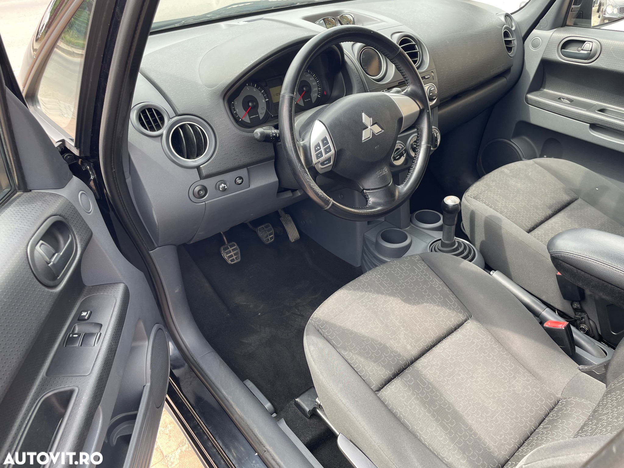 Mitsubishi Colt 1.3 Invite - 12