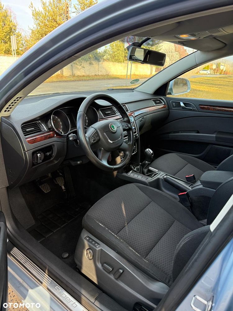 Skoda Superb 2.0 TDI Platinum - 22
