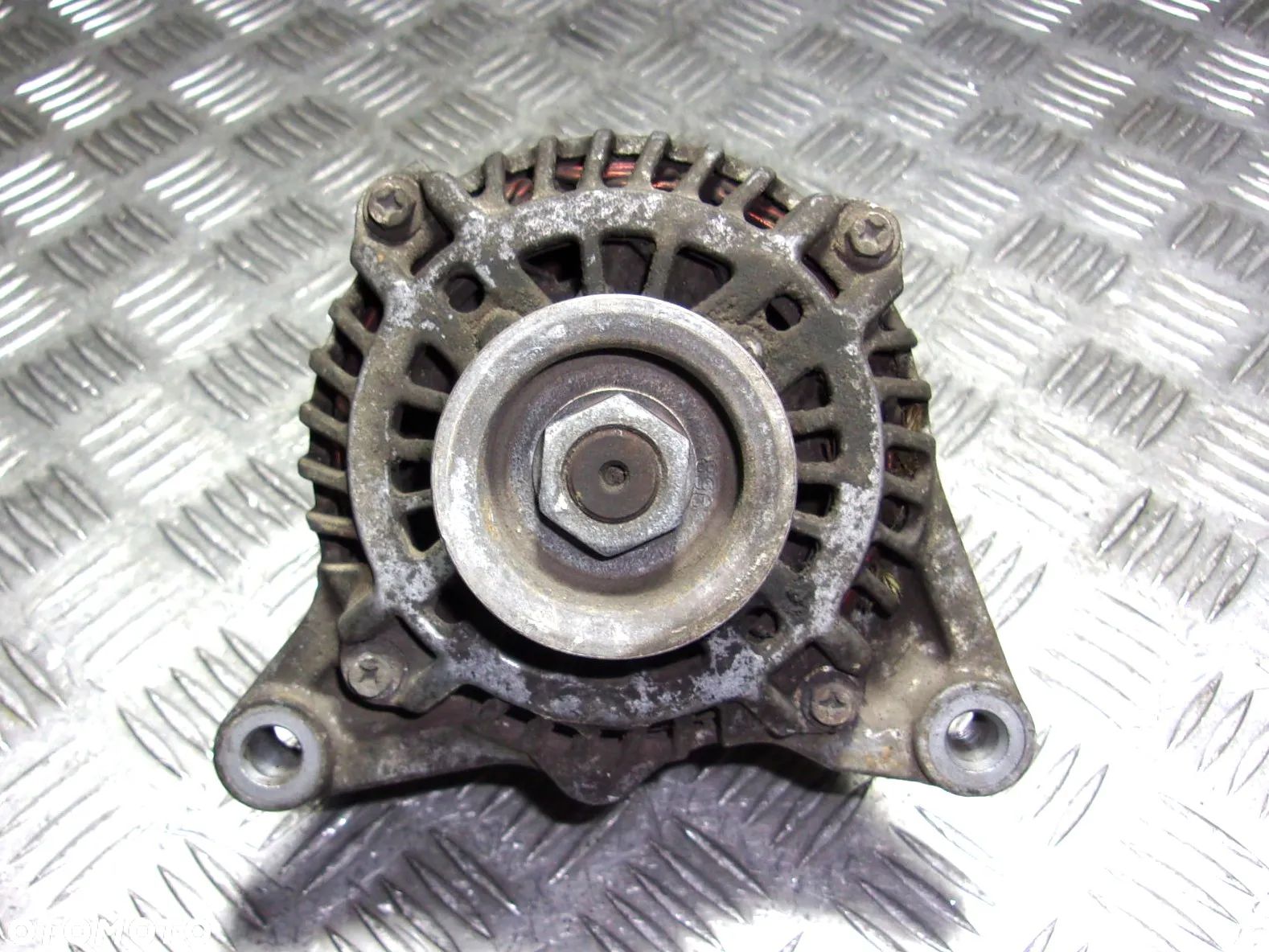 Citroen C4 I Berlingo Peugeot 307 Partner alternator 1.1 1.4 1.6 / 1.9D - 1