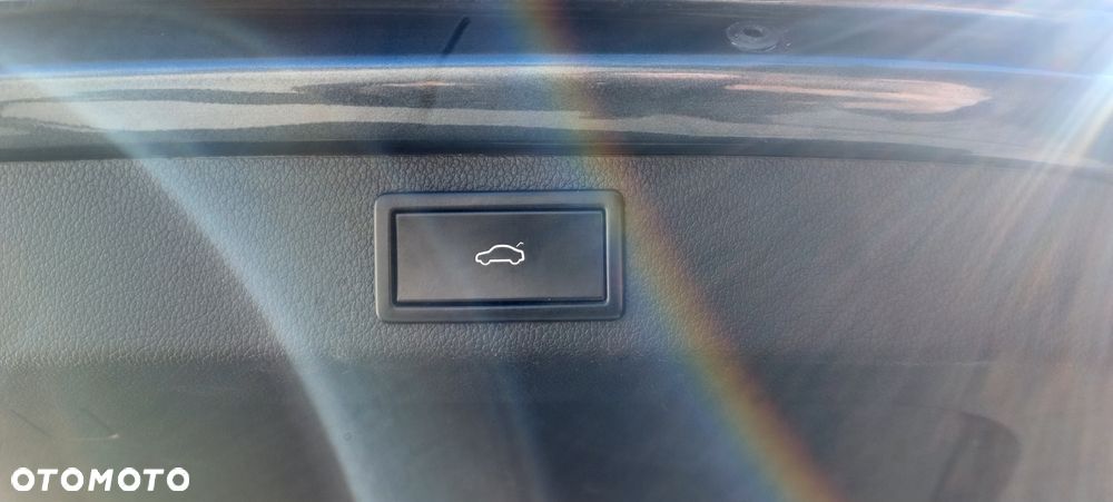 Skoda Superb 2.0 TDI DSG Premium Edition - 8