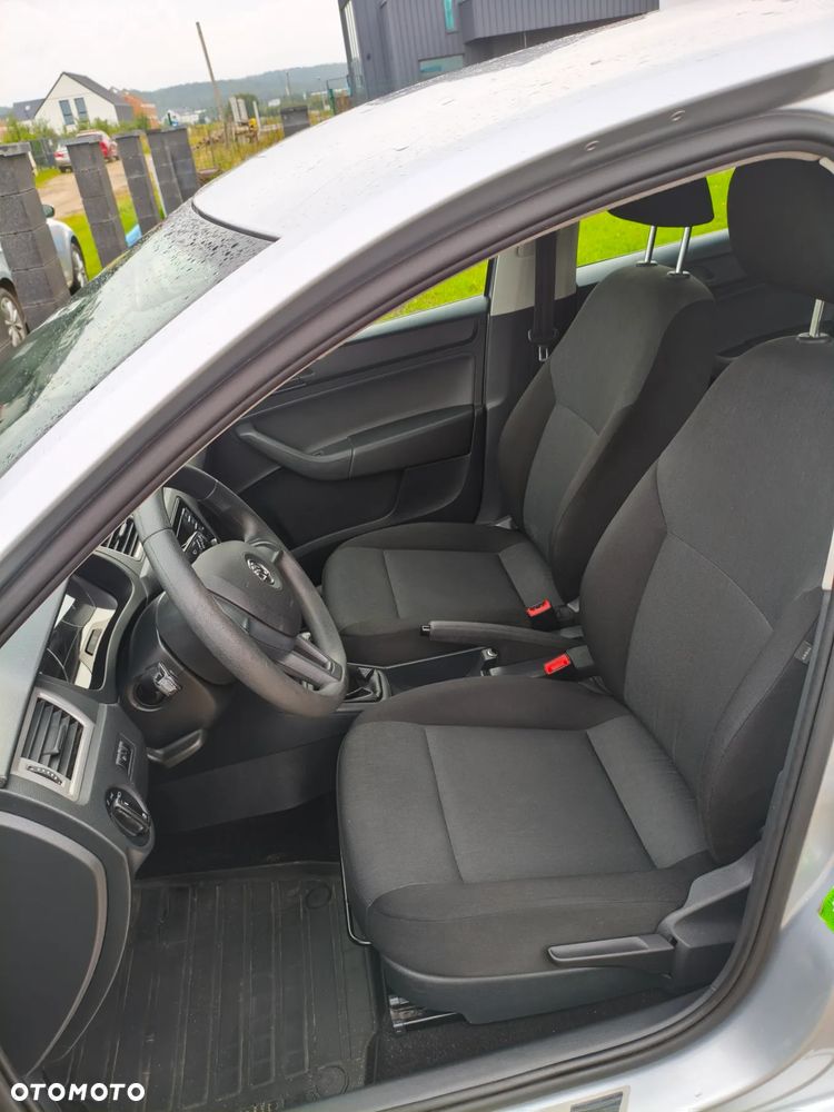 Skoda RAPID 1.2 TSI Active - 7