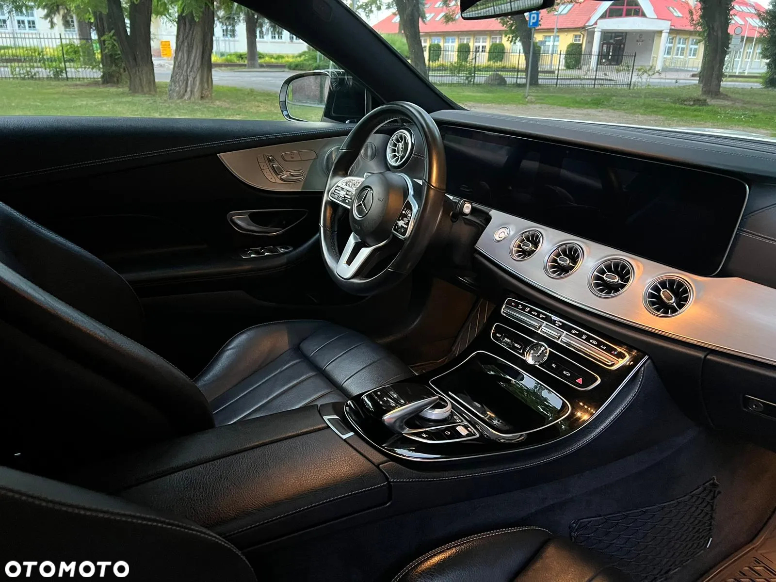 Mercedes-Benz Klasa E 220 d Coupe 4-Matic 9G-TRONIC - 9