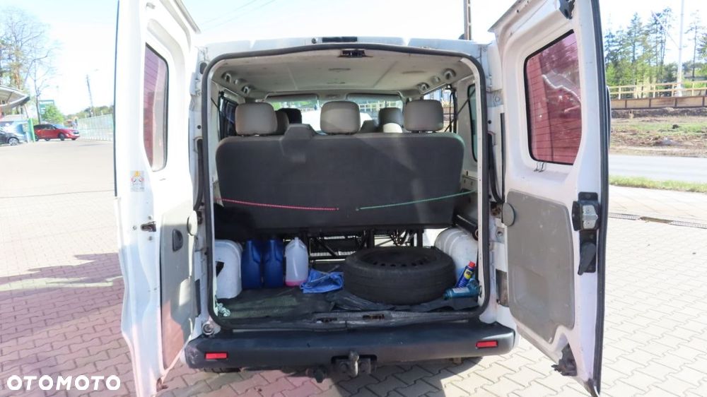 Renault Trafic Passenger - 8