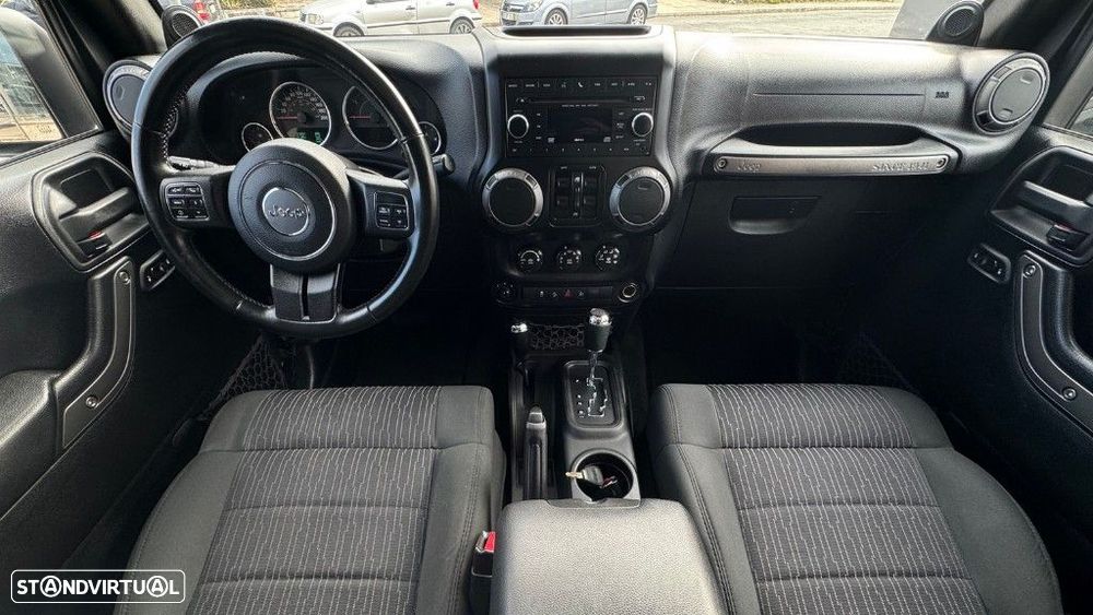 Jeep Wrangler Unlimited 2.8 CRD Auto Sport - 14
