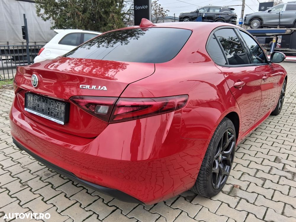 Alfa Romeo Giulia - 4